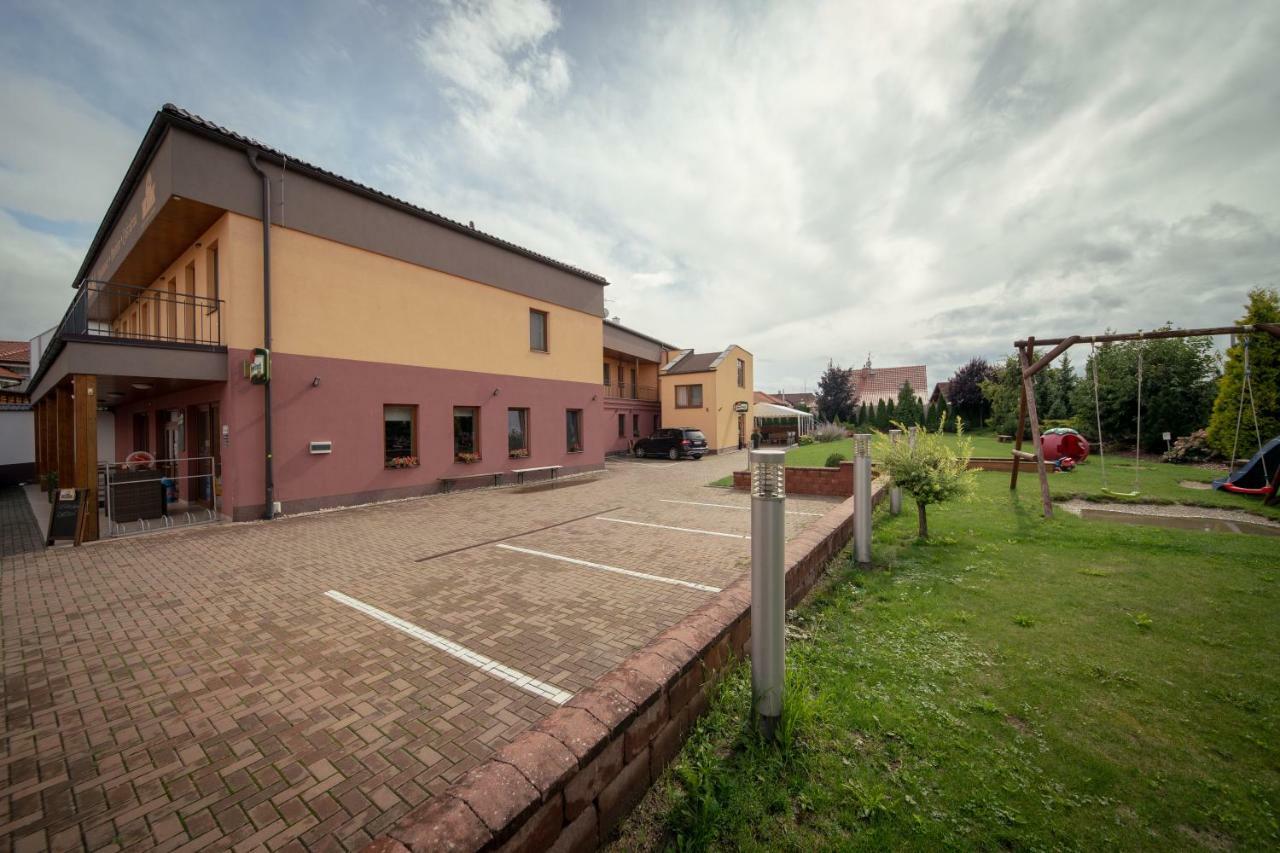 Penzion U Blahu Dolany  Exteriör bild